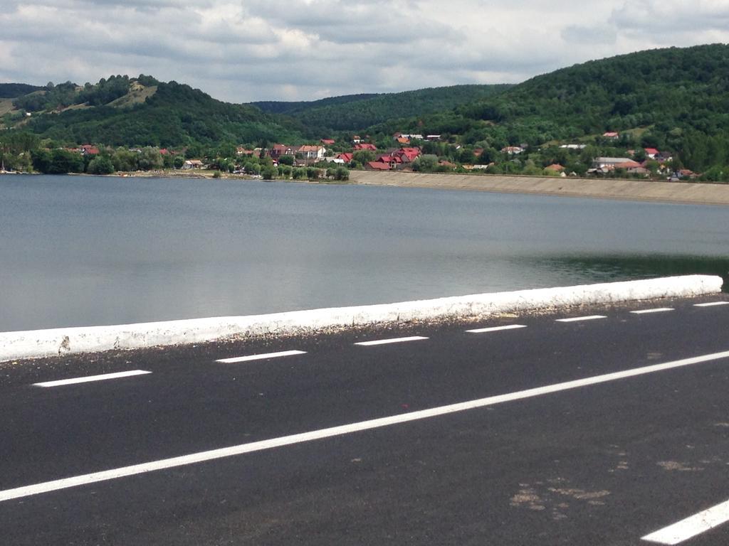 Отель Casa Lidia Si Gogu Budeasa Mare Экстерьер фото